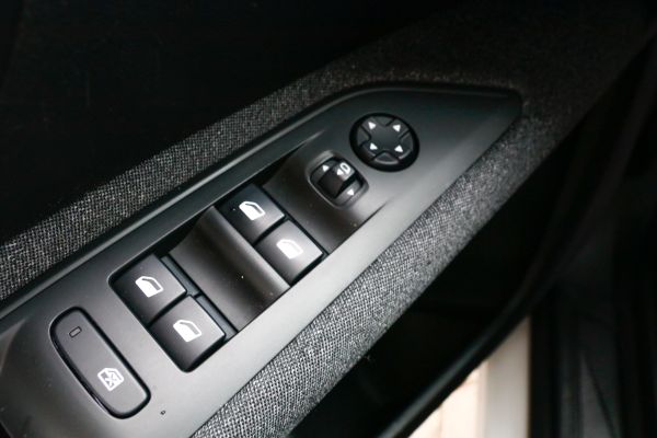 car Peugeot 3008 id10885 photo #12