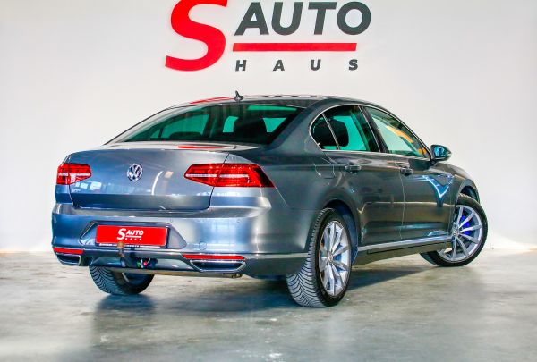 car Volkswagen Passat id10919 photo #2