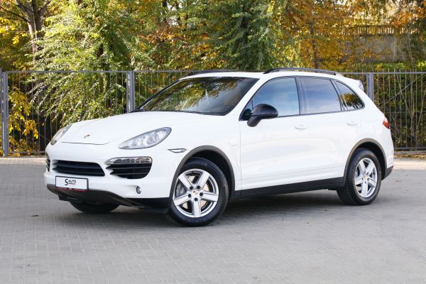 car Porsche Cayenne id11050 main photo
