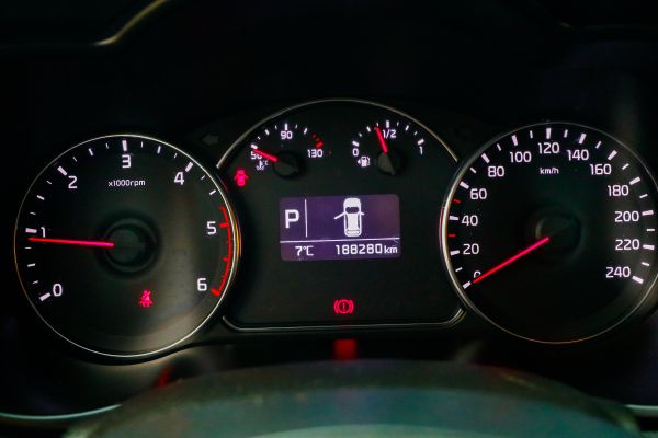 car KIA Carens id11115 photo #16