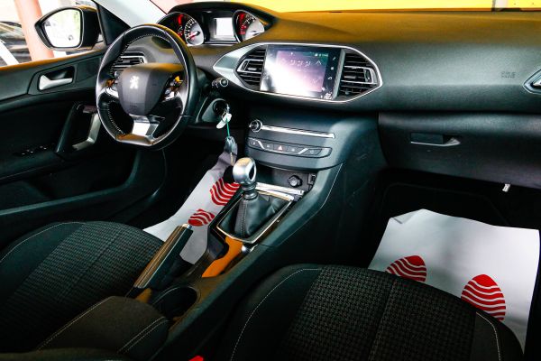 car Peugeot 308 id10550 photo #6