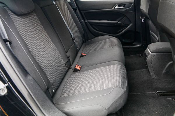 car Peugeot 308 id10550 photo #8