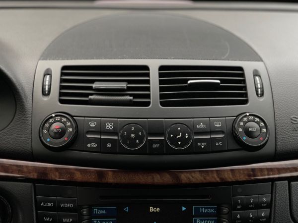 car Mercedes Benz E Class id11010 photo #11