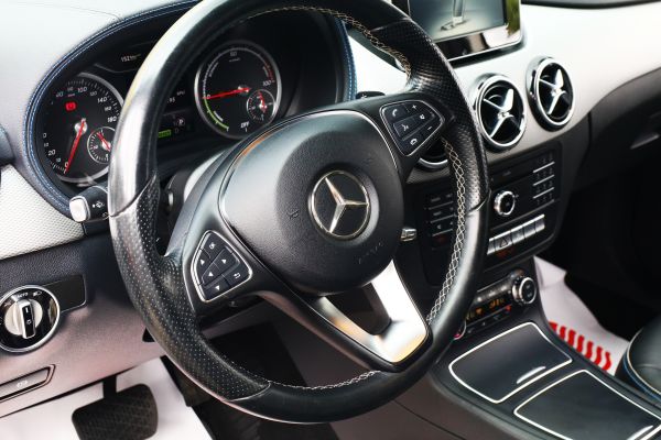 car Mercedes Benz B Class id10687 photo #9