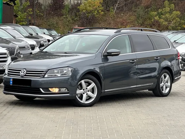 car Volkswagen Passat id12096 main photo