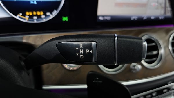 car Mercedes Benz E Class id12541 photo #11