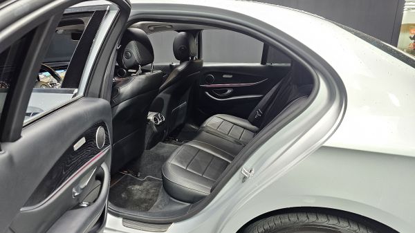car Mercedes Benz E Class id12547 photo #7