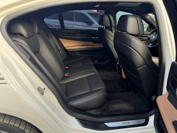 car BMW 7 Series id12789 photo #8