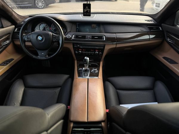 car BMW 7 Series id12789 photo #9