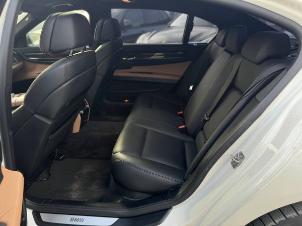 car BMW 7 Series id12789 photo #7