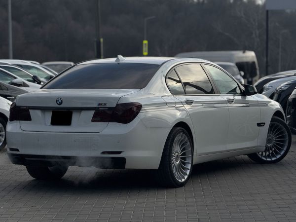 car BMW 7 Series id12789 photo #2