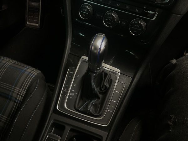 car Volkswagen Golf id12820 photo #13