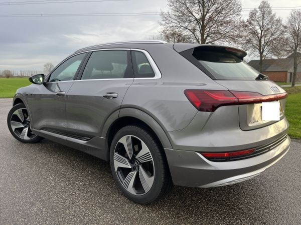 car Audi e-tron id12894 photo #5