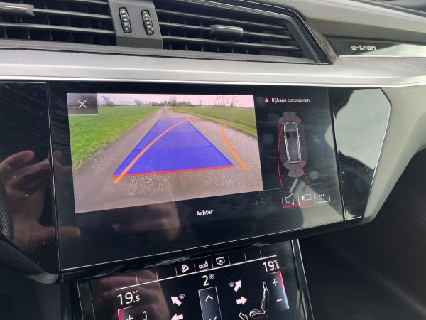 car Audi e-tron id12894 photo #13