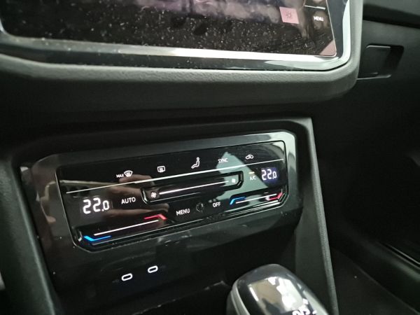 car Volkswagen Tiguan id12895 photo #12