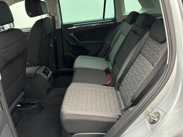 car Volkswagen Tiguan id12922 photo #8