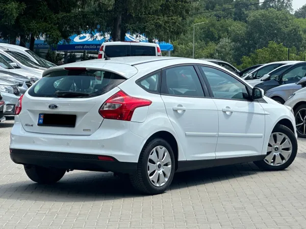 car Ford Focus id11913 photo #2