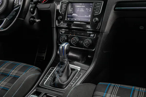 car Volkswagen Golf id12016 photo #14