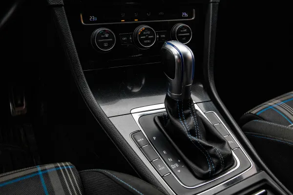 car Volkswagen Golf id12016 photo #12