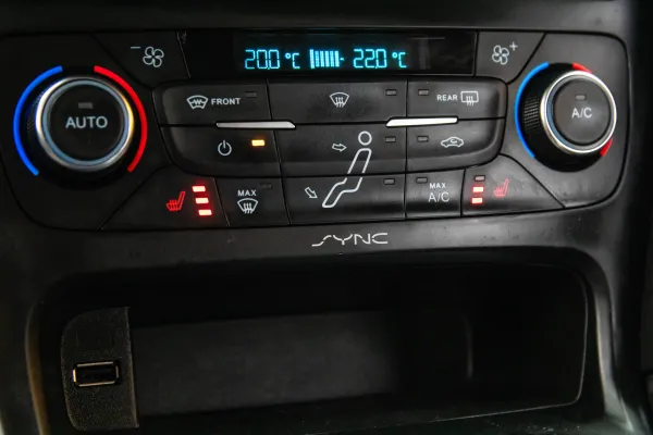 car Ford Focus id12018 photo #13