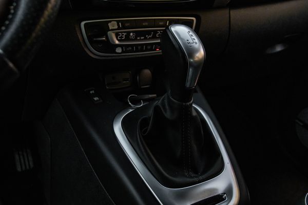 car Renault Grand Scenic id12056 photo #13
