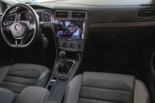 car Volkswagen Golf id11720 photo #8