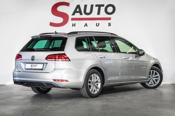 car Volkswagen Golf id11720 photo #2