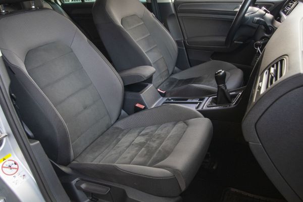 car Volkswagen Golf id11720 photo #6