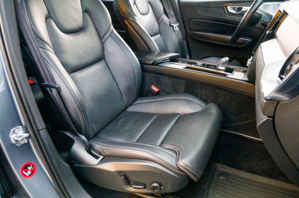car Volvo XC60 id11379 photo #8