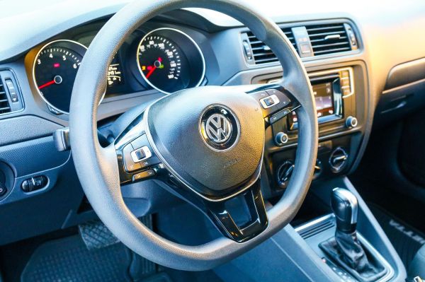 car Volkswagen Jetta id11772 photo #10