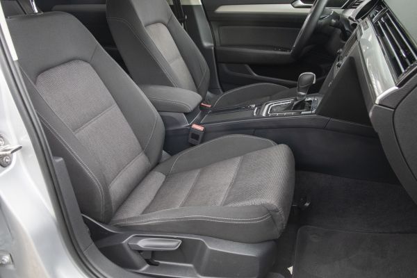 car Volkswagen Passat id11621 photo #6