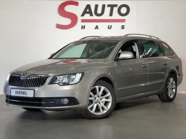 car Skoda Superb id8620 main photo