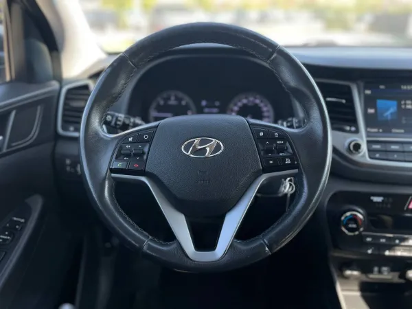 car Hyundai Tucson id9854 photo #1