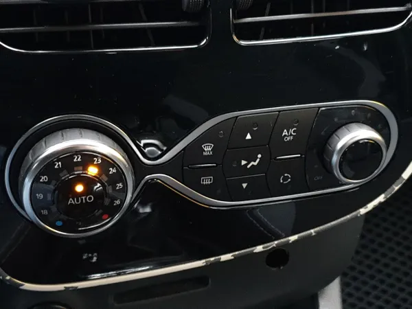 car Renault Clio id9053 photo #4
