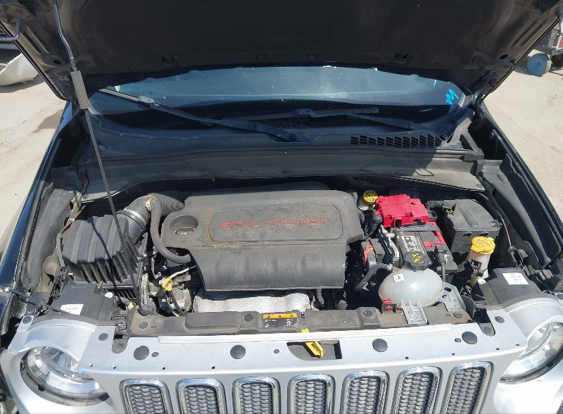 car Jeep Renegade id155302 photo #10