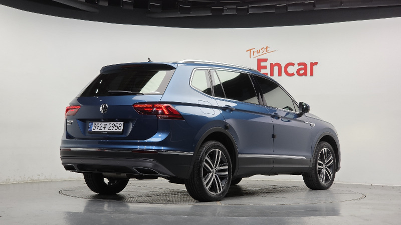 car Volkswagen Tiguan id165138 photo #2