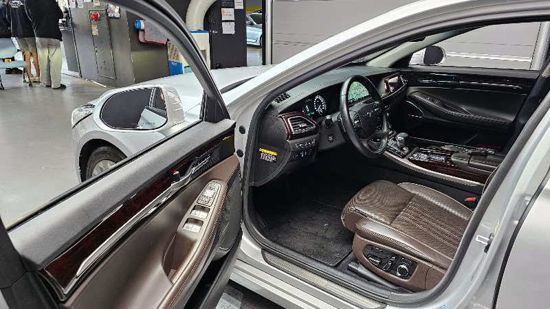 car Genesis G90 id173364 photo #10
