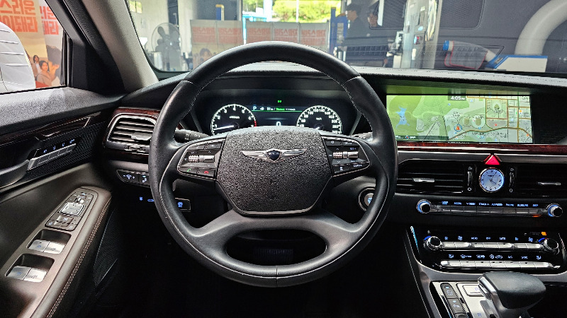 car Genesis G90 id173364 photo #13
