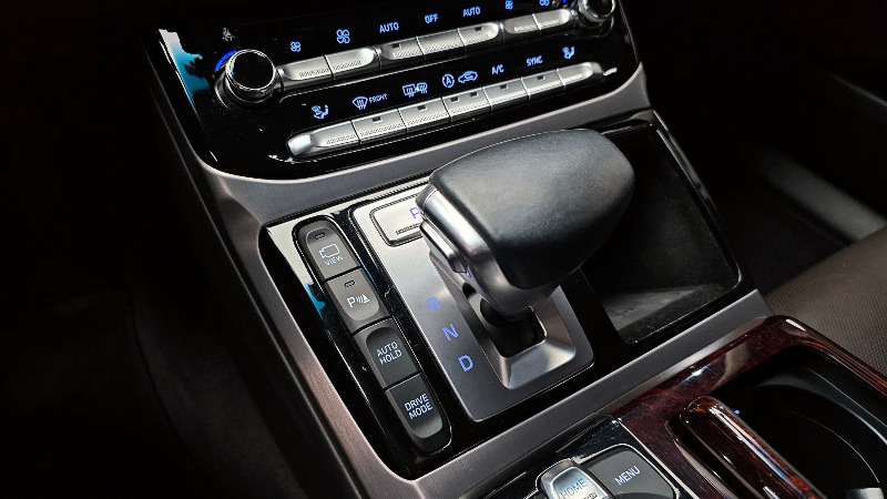car Genesis G90 id173364 photo #19