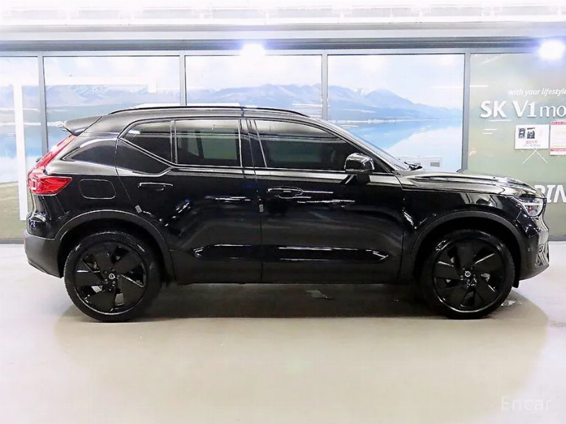 car Volvo XC40 id189243 photo #3