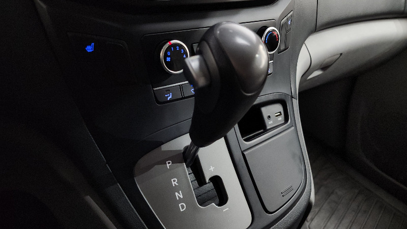 car Hyundai Grand Starex id200858 photo #9