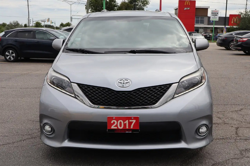 car Toyota Sienna id213757 photo #2