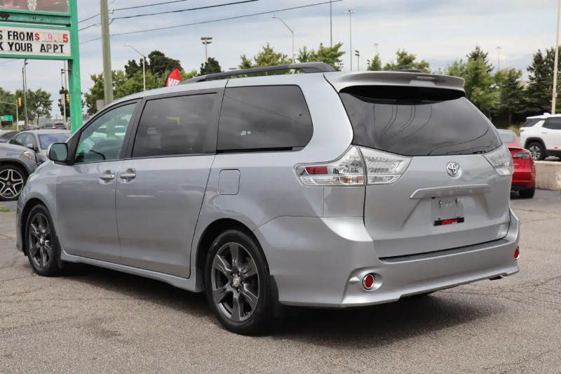 car Toyota Sienna id213757 photo #5