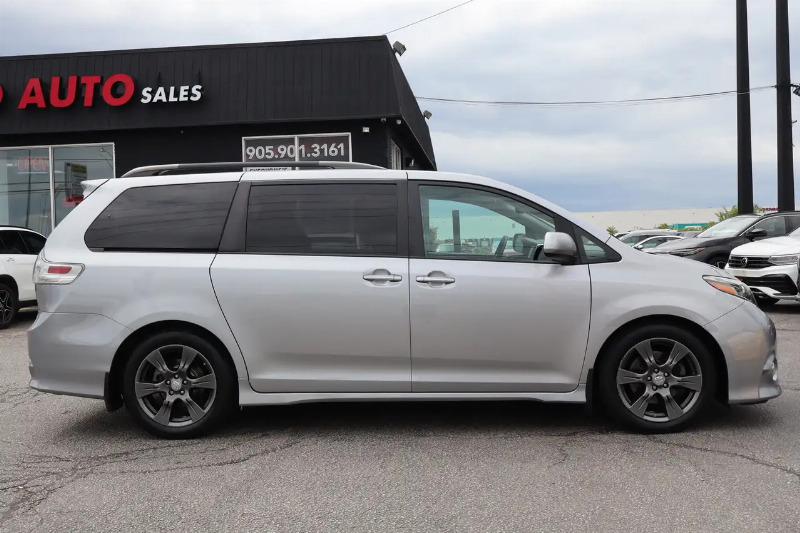 car Toyota Sienna id213757 photo #8