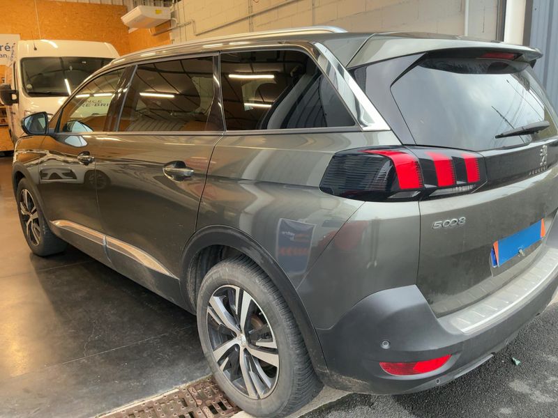 car Peugeot 5008 id215194 photo #2