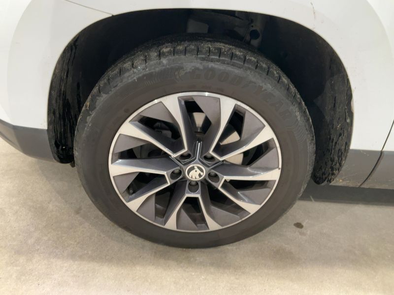 car Skoda Karoq id215884 photo #7