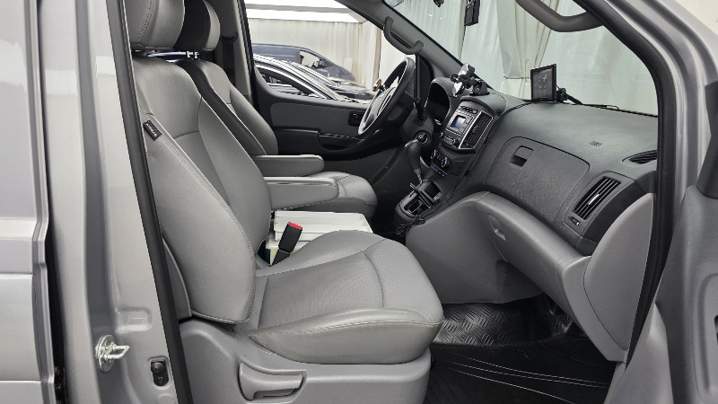car Hyundai Grand Starex id221613 photo #11