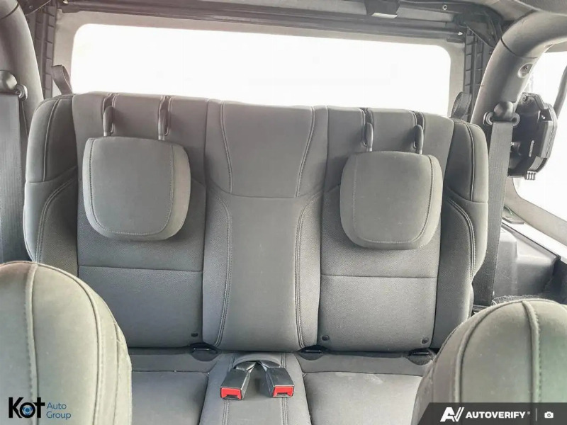 car Jeep Wrangler id227244 photo #21
