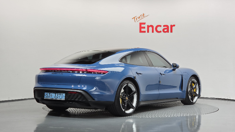 car Porsche Taycan id227644 photo #2