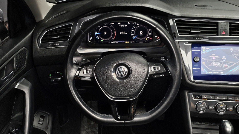 car Volkswagen Tiguan id227868 photo #13